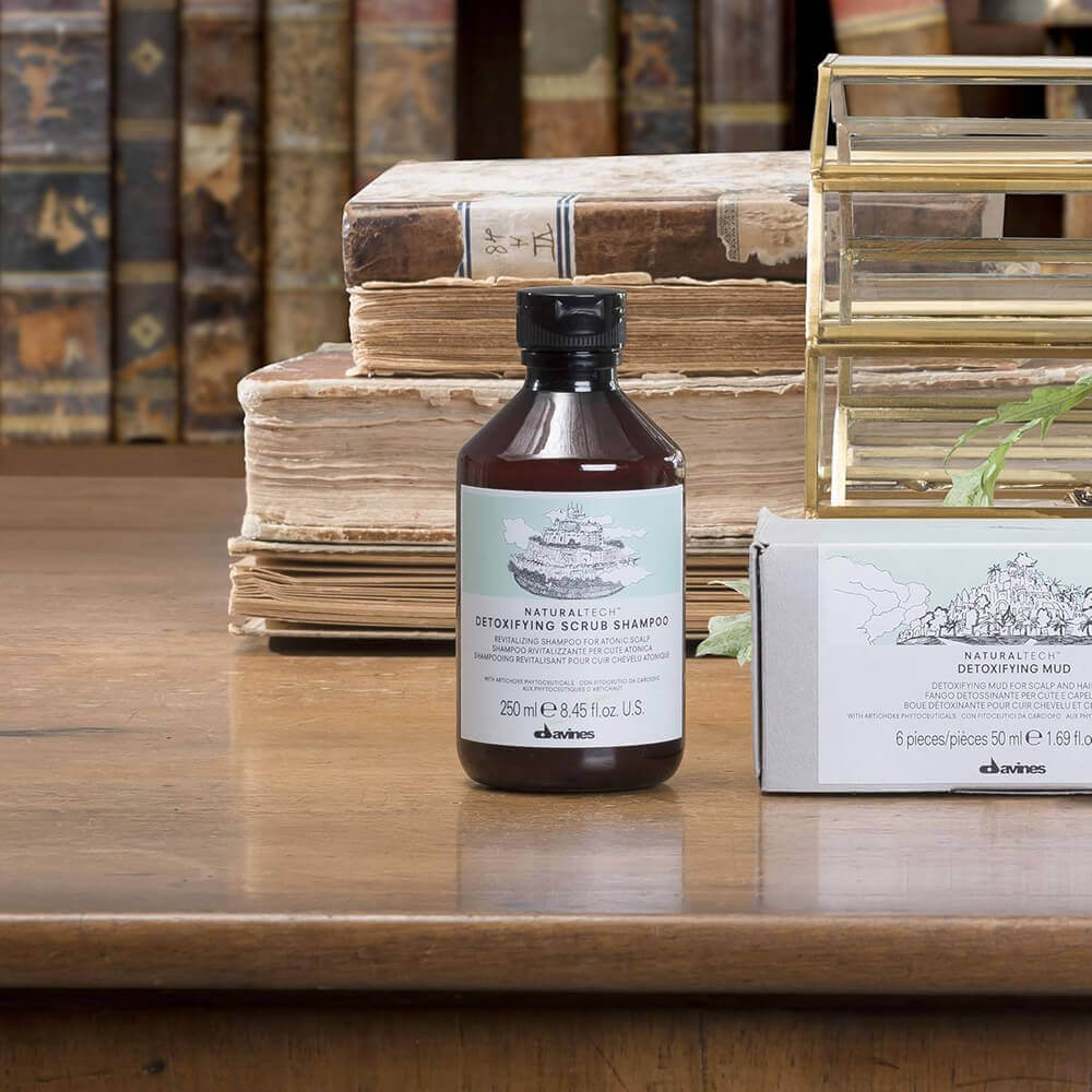 Шампунь-скраб с эффектом детокса Davines Detoxifying Scrub Shampoo