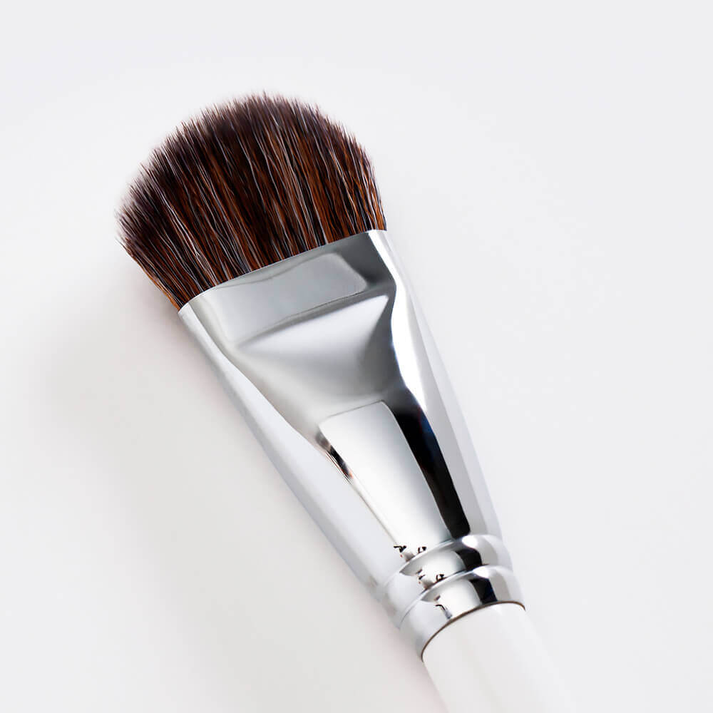 Кисть для нанесения тональных средств Shik Foundation