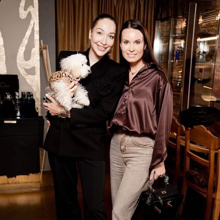 Блогеры Ольга Шарипова и Вита Носова